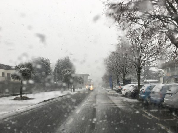 Come può un'impresa artigianale locale utilizzare il digital storytelling per aumentare la visibilità del brand?